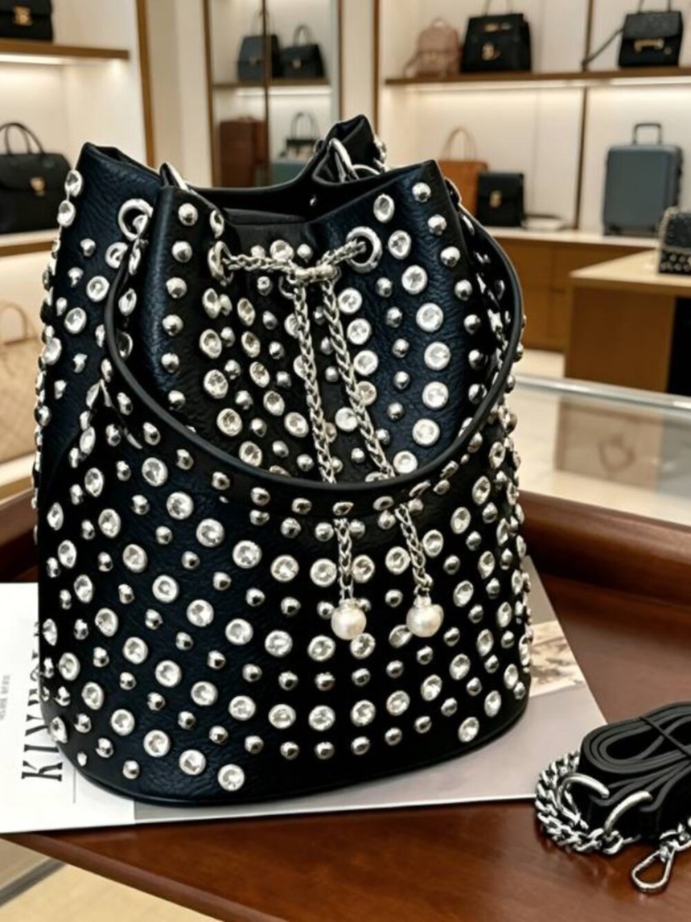 Diamond Bucket Bag Black Drawstring Crossbody Bag with Pearl Ornaments Chain - Picture 5 of 5